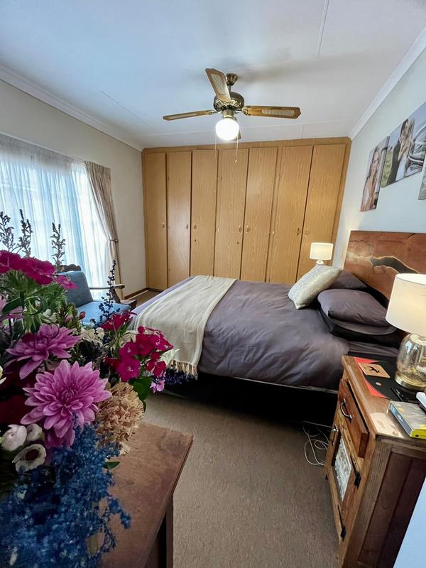 2 Bedroom Property for Sale in Kannoniers Park North West